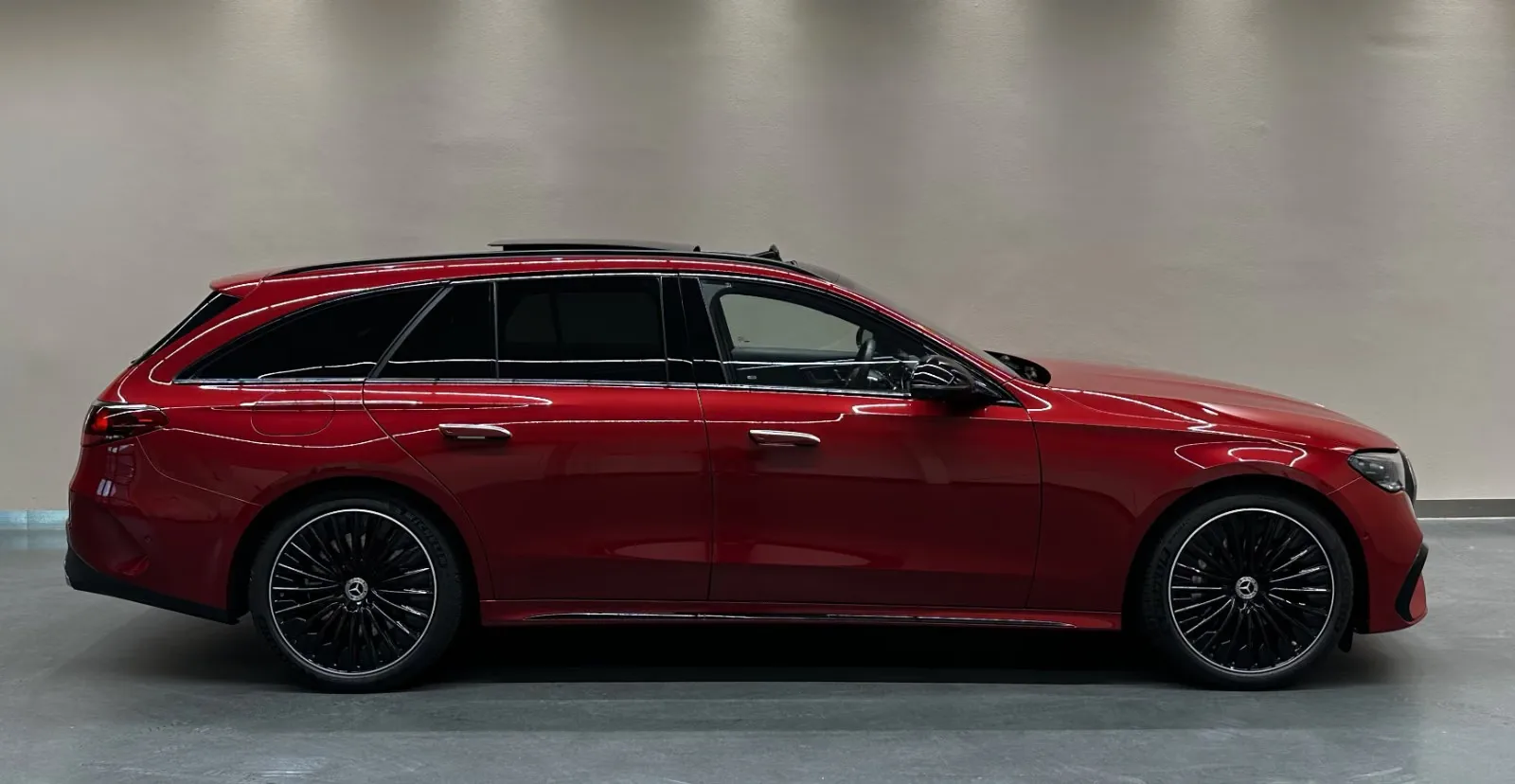 2026 Mercedes-Benz E 300 e Estate, AMG Line, 8/27