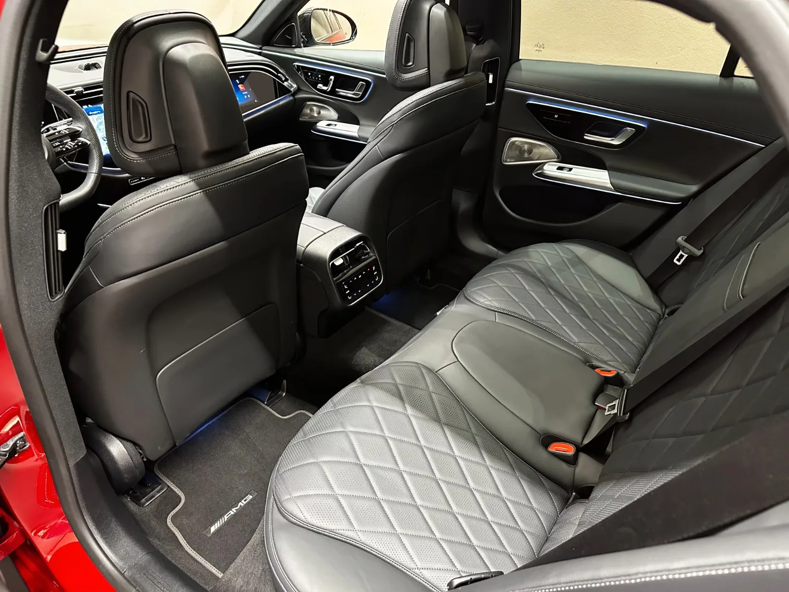 2026 Mercedes-Benz E 300 e Estate, AMG Line, 14/27
