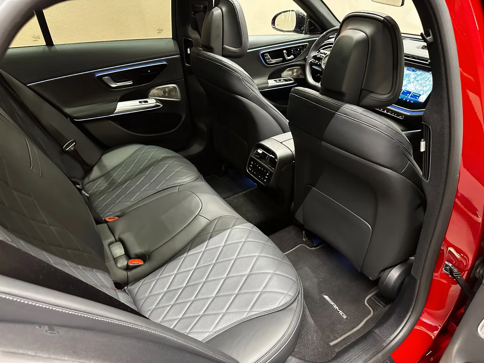 2026 Mercedes-Benz E 300 e Estate, AMG Line, 20/27