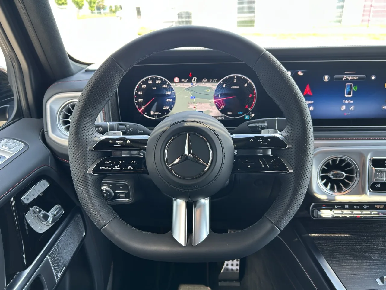 2026 Mercedes-Benz G 450 d AMG Line, Superior and Night packages angeboten von einem Fachhändler in Písek, Tschechien, Foto 16 von 36