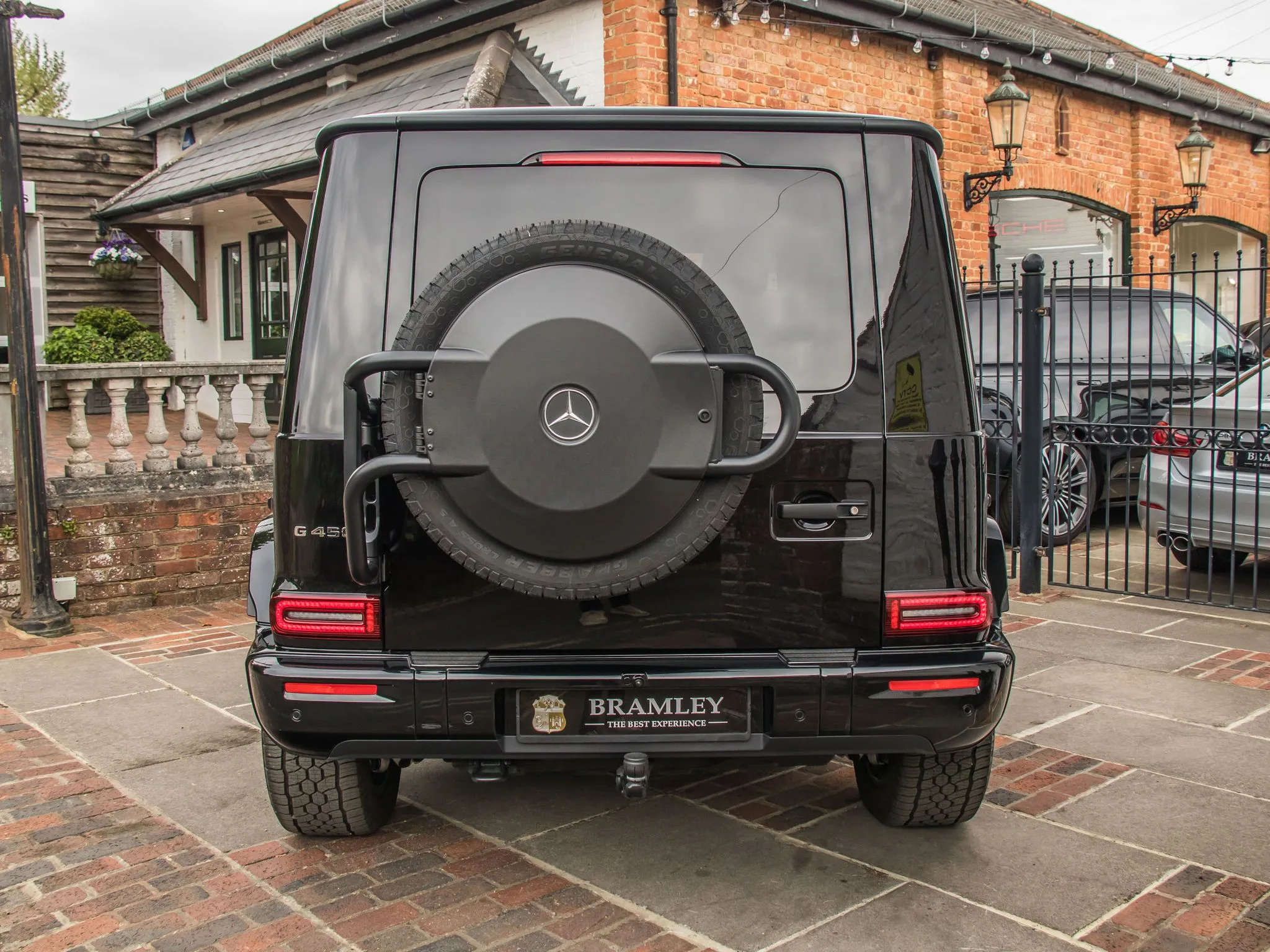 2026 Mercedes-Benz G 450 d Premium Plus, 8/24