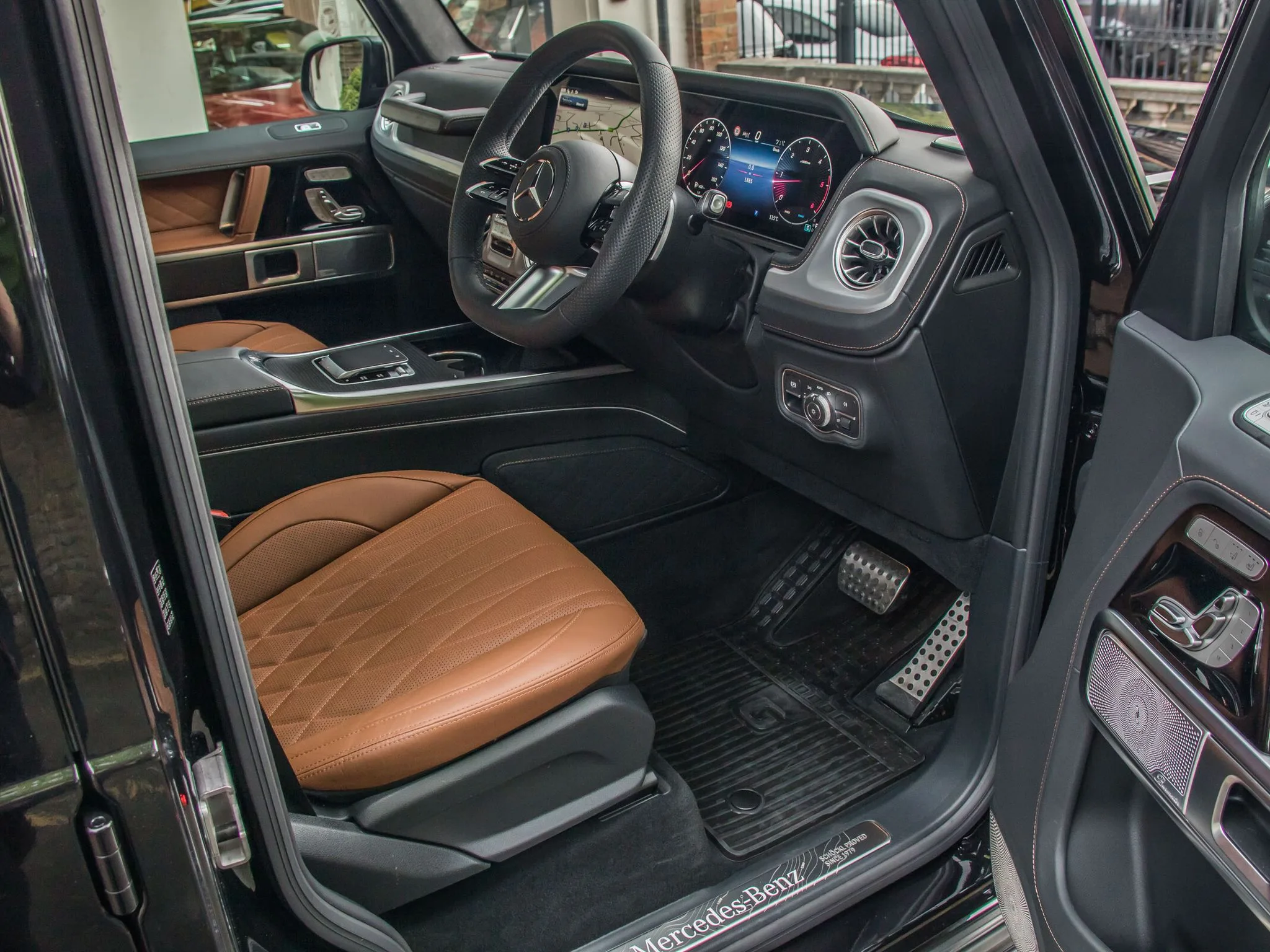 2026 Mercedes-Benz G 450 d Premium Plus, 16/24