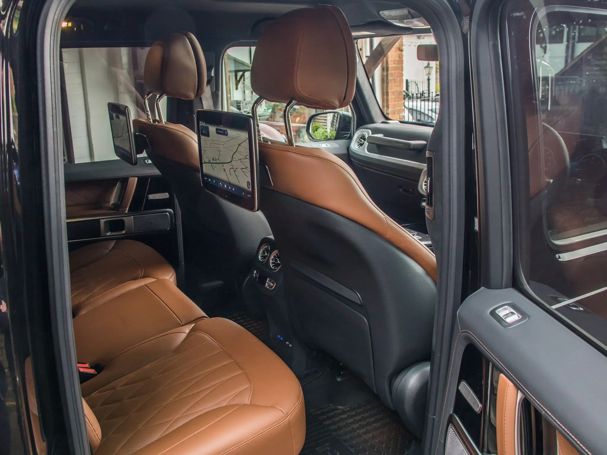 2026 Mercedes-Benz G 450 d Premium Plus, 18/24