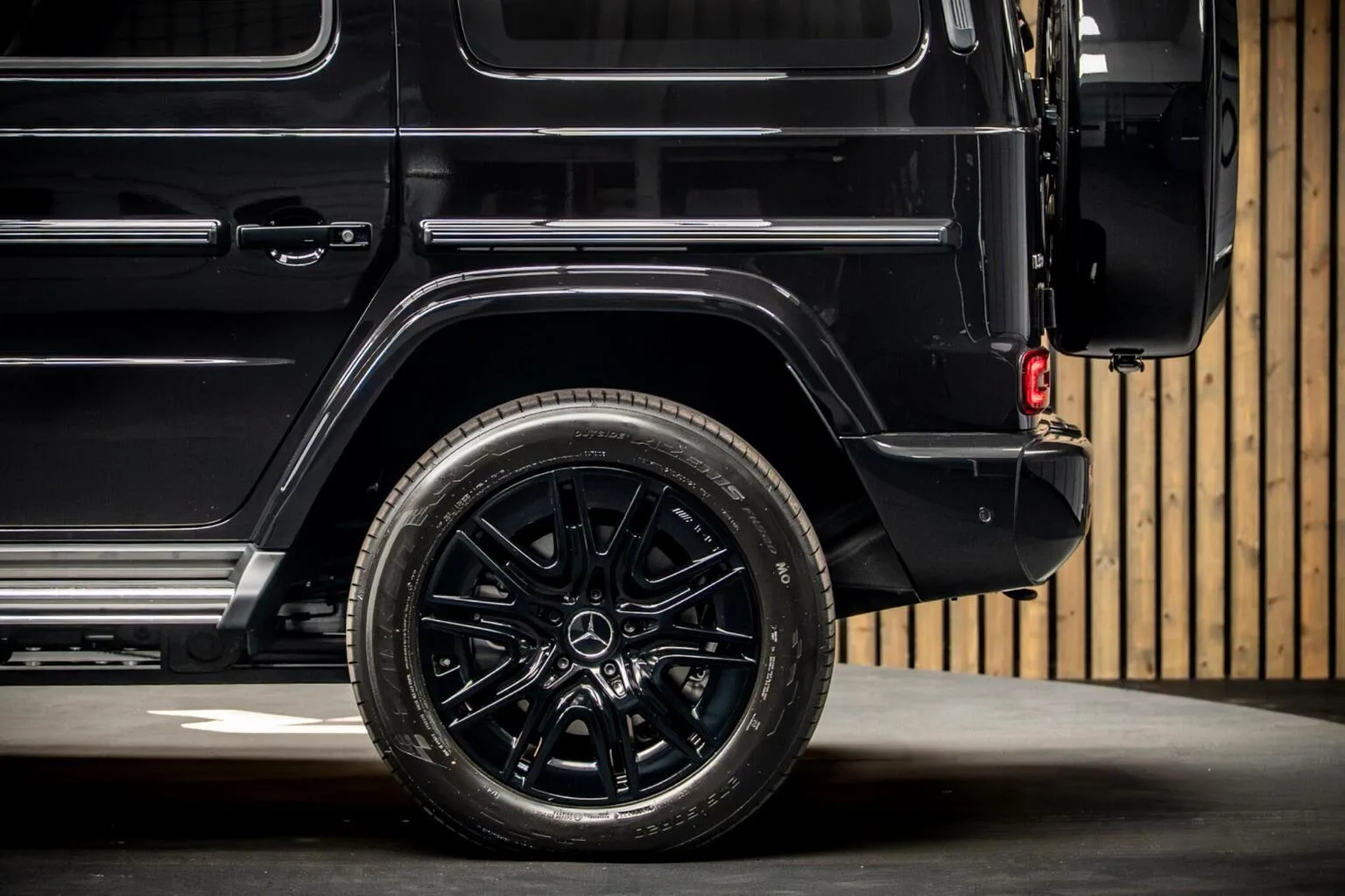 2026 Mercedes-Benz G 580 with EQ Technology AMG Line, 17/30