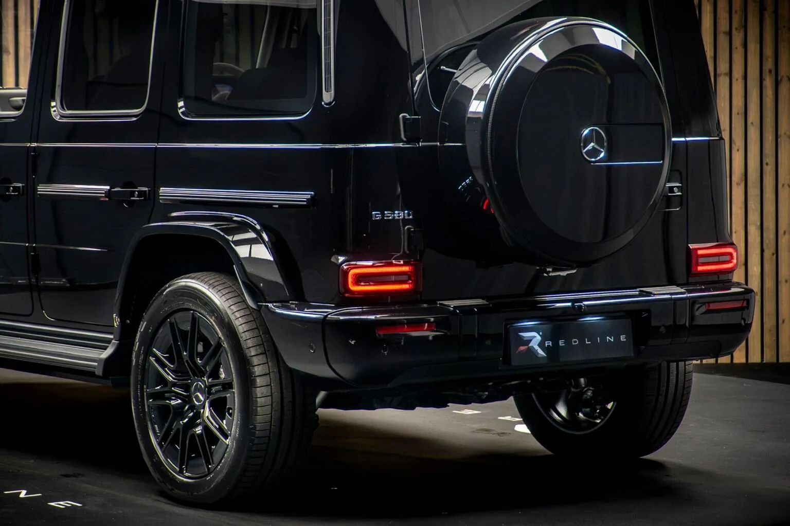 2026 Mercedes-Benz G 580 with EQ Technology AMG Line, 19/30
