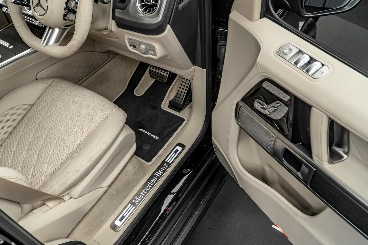 2026 Mercedes-Benz G 580 with EQ Technology AMG Line, 28/30