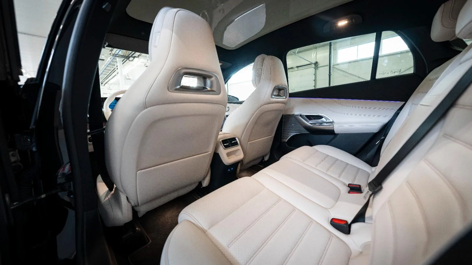 2026 Mercedes-Benz GLC 400 4MATIC with EQ Technology AMG Line, 7/12