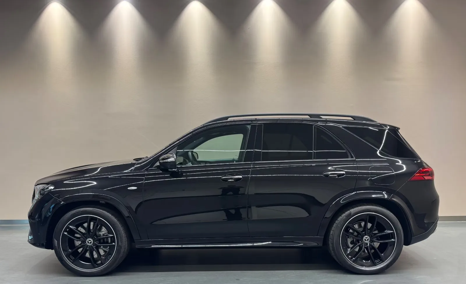 2026 Mercedes-Benz GLE 400 e 4MATIC, AMG Line, 3/23