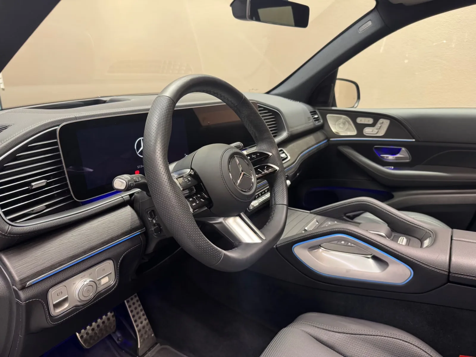 2026 Mercedes-Benz GLE 400 e 4MATIC, AMG Line, 8/23