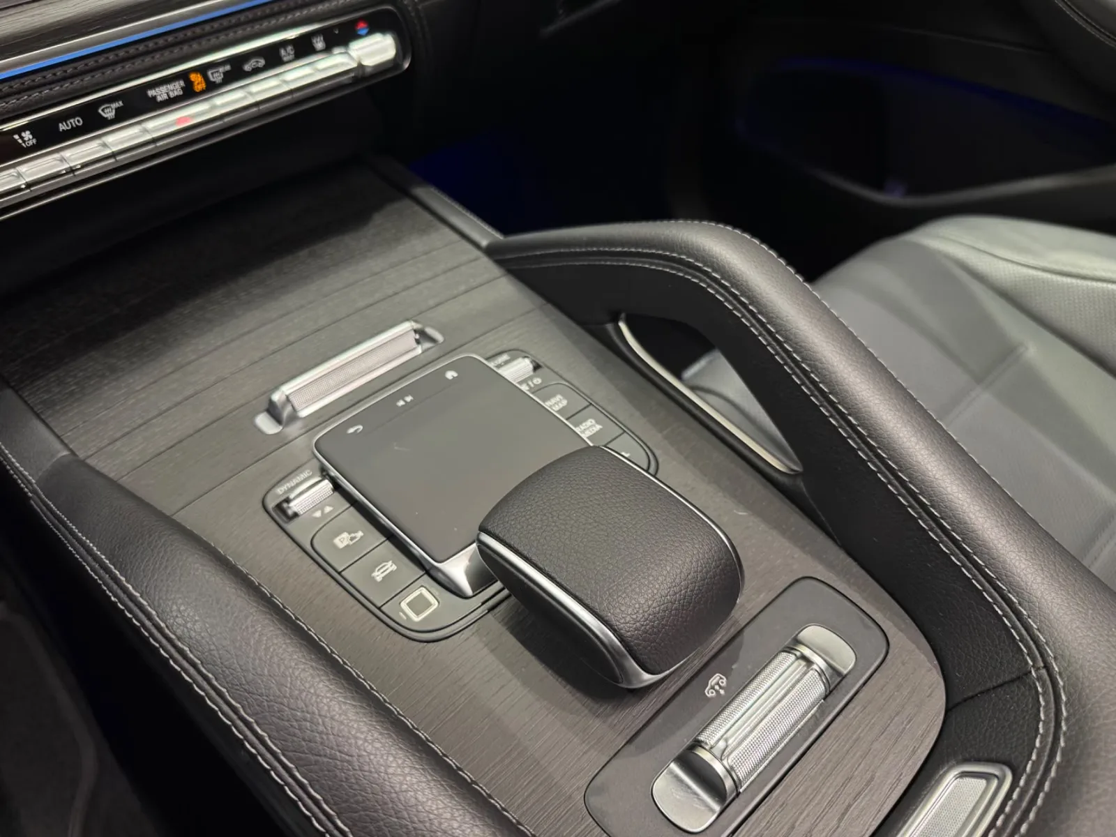 2026 Mercedes-Benz GLE 400 e 4MATIC, AMG Line, 11/23