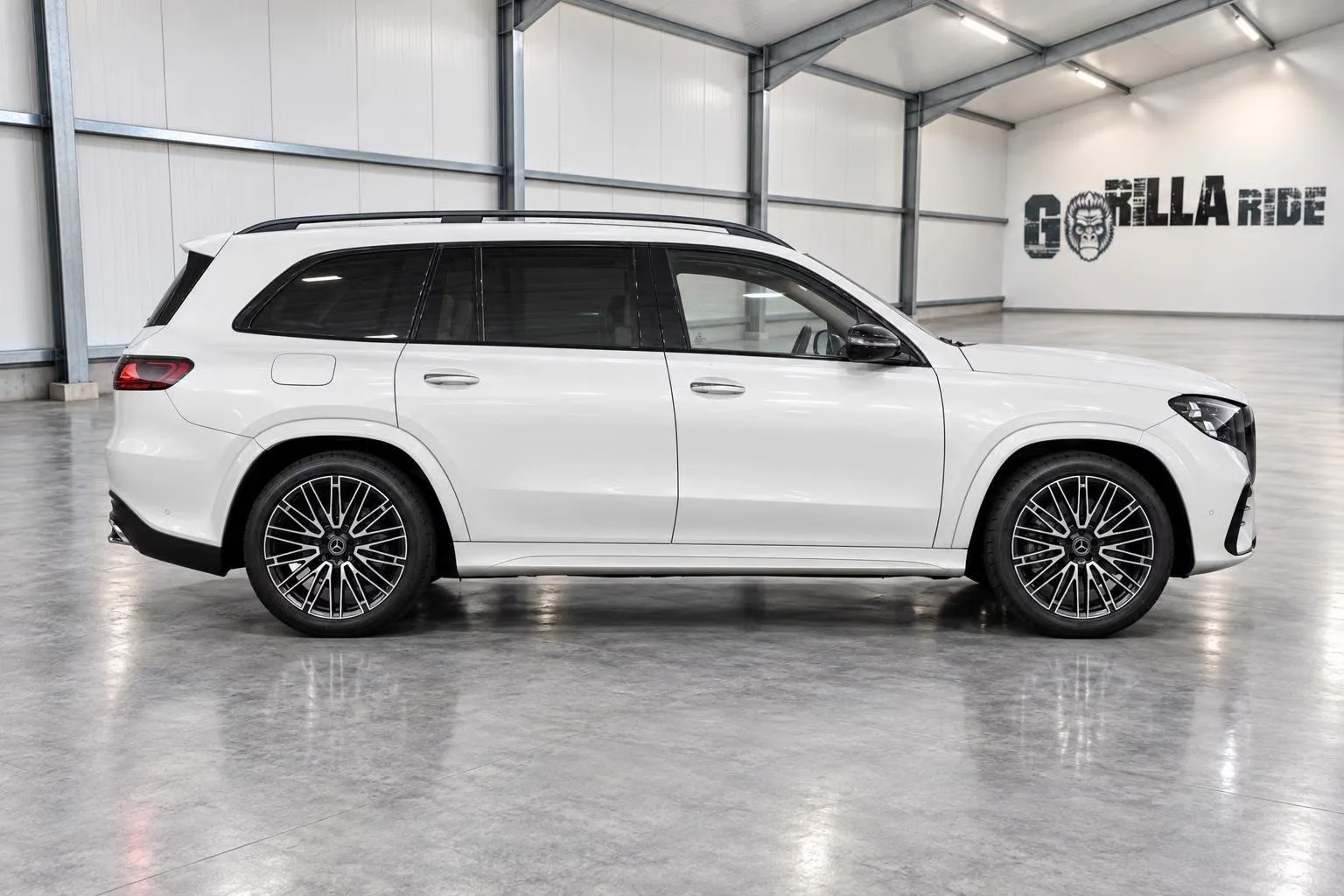 2026 Mercedes-Benz GLS 350 d, 3/5