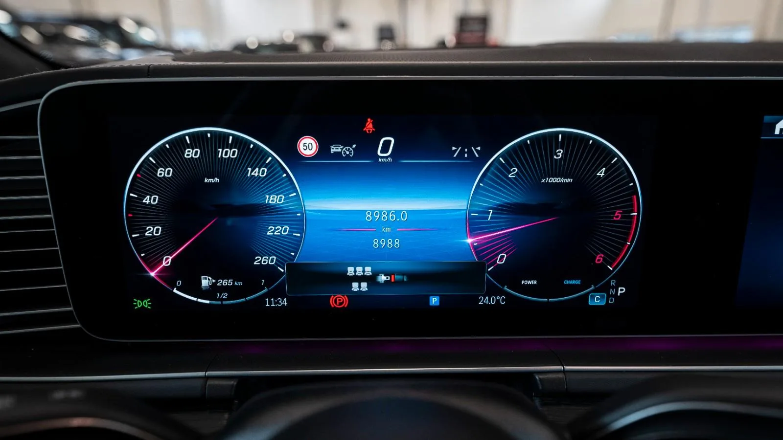 2026 Mercedes-Benz GLS 450 d 4MATIC, AMG Line, 10/13