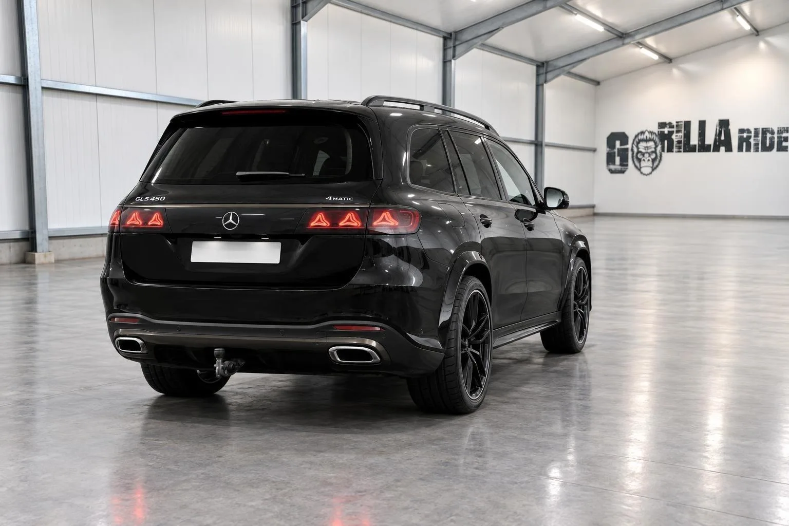 2026 Mercedes-Benz GLS 450 d 4MATIC, AMG Line, 3/5