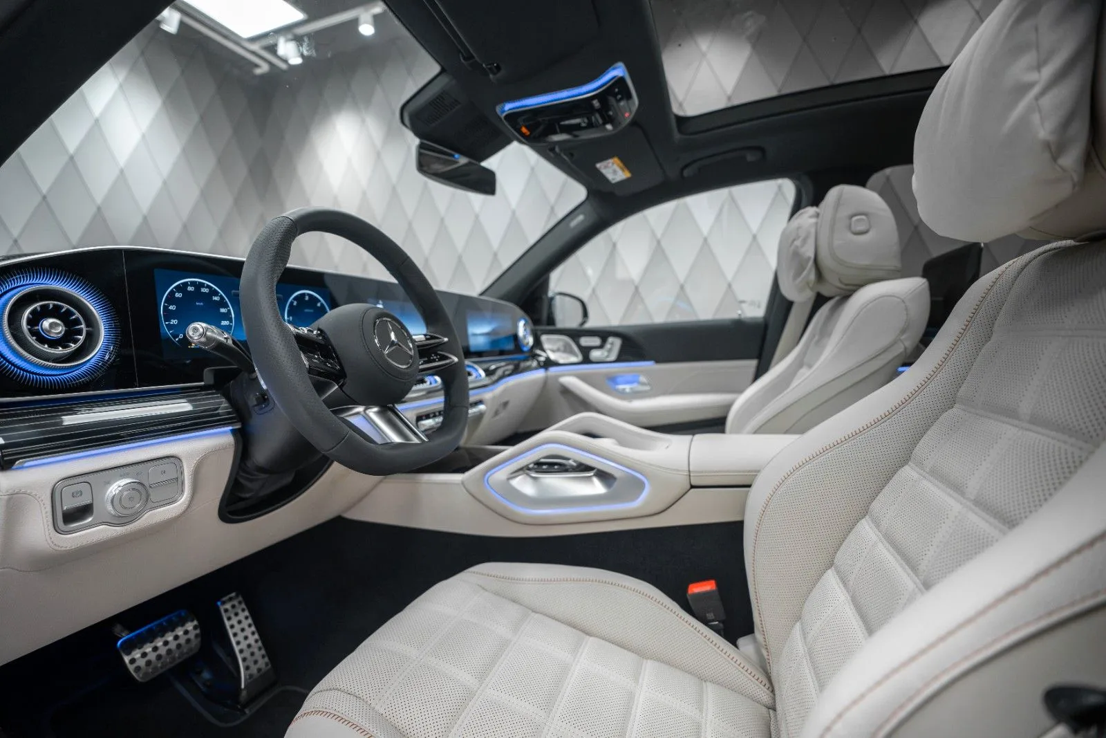 2026 Mercedes-Benz GLS 450 d, 14/30