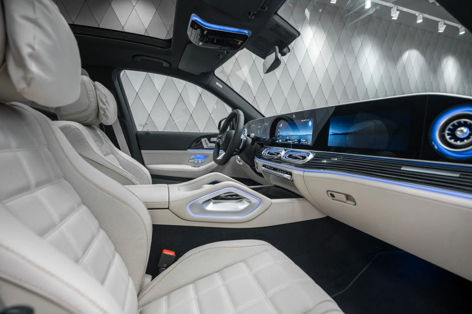 2026 Mercedes-Benz GLS 450 d, 16/30