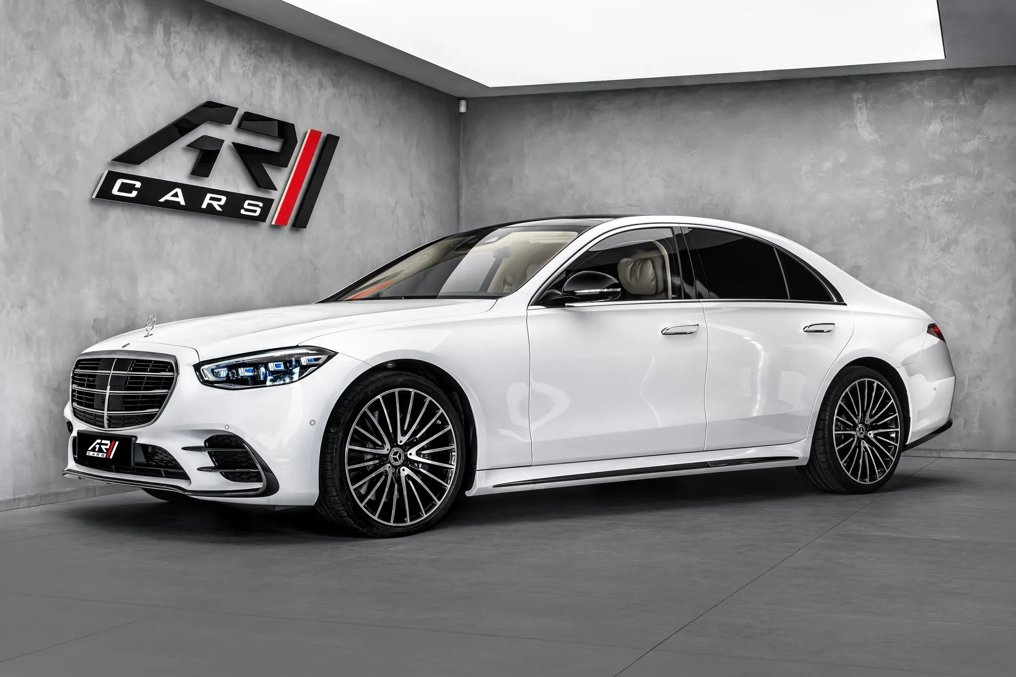 2026 Mercedes-Benz S 450 d 4MATIC, AMG Line, MANUFAKTUR angeboten von einem Fachhändler in Ostrava, Tschechien, Hauptfoto