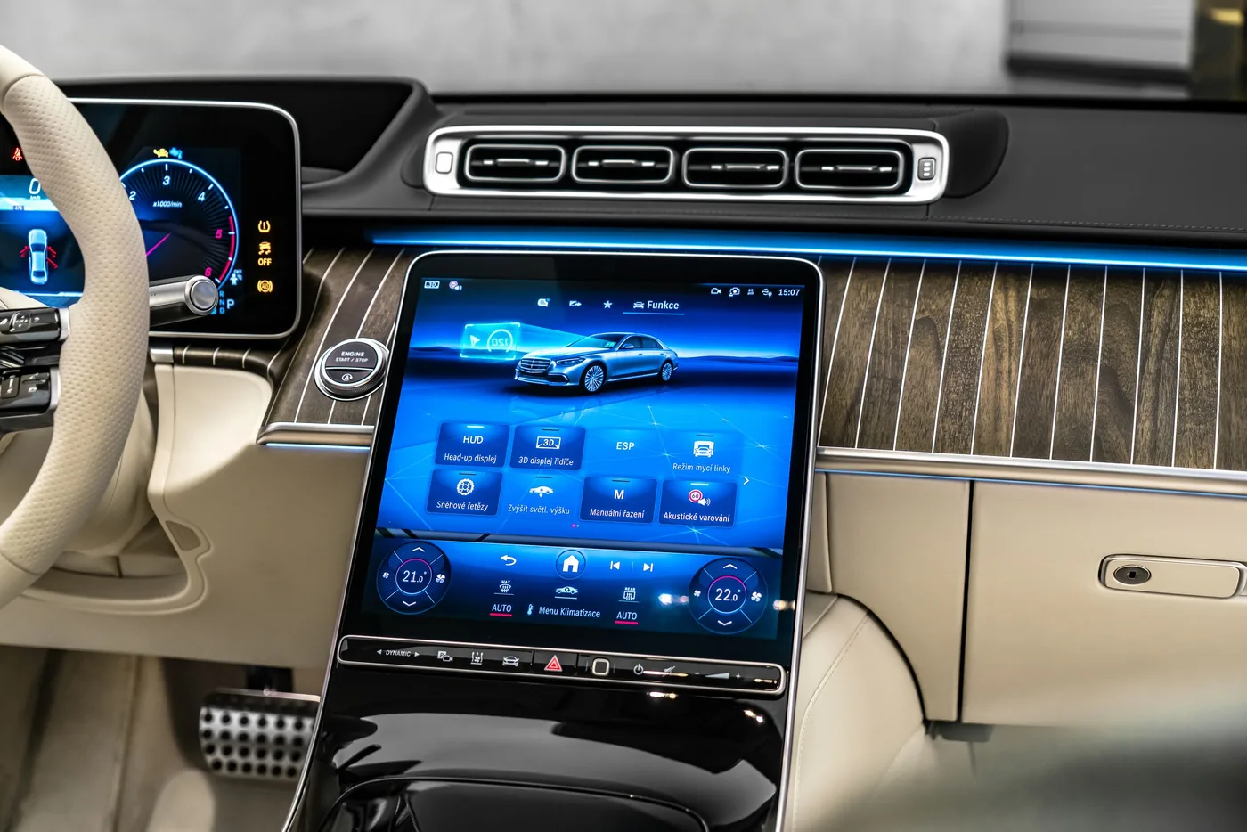 2026 Mercedes-Benz S 450 d 4MATIC, AMG Line, MANUFAKTUR offered by a specialist dealer in Ostrava, Czechia, photo 16 of 25