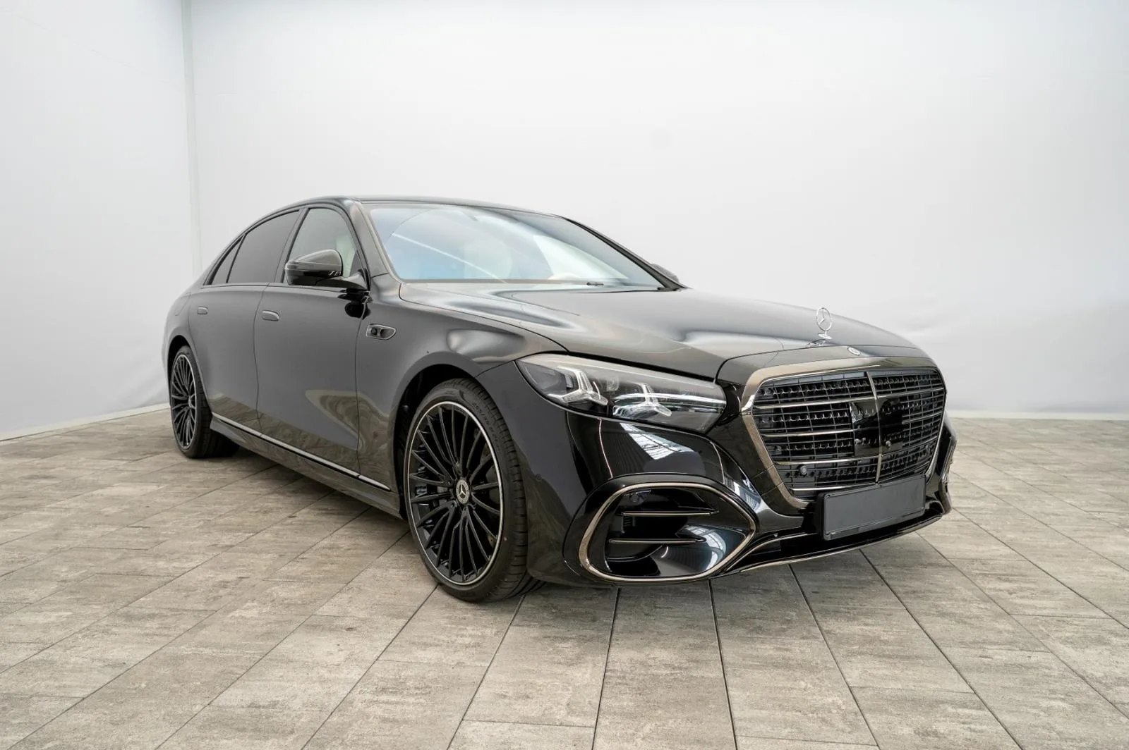 2026 Mercedes-Benz S 580 4MATIC Long, AMG Line offered by a specialist dealer in Nordhausen, Germany, main photo