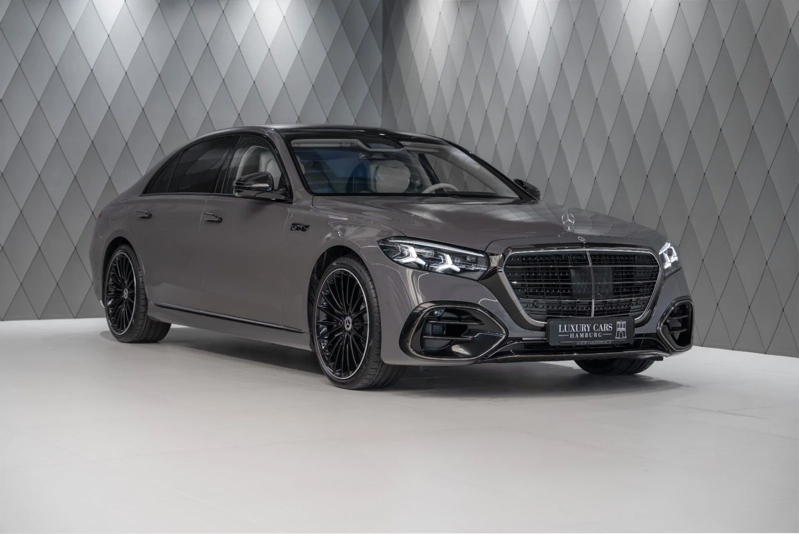 2026 Mercedes-Benz S 580 proposta da un concessionario specializzato a Schenefeld, Germania, foto principale
