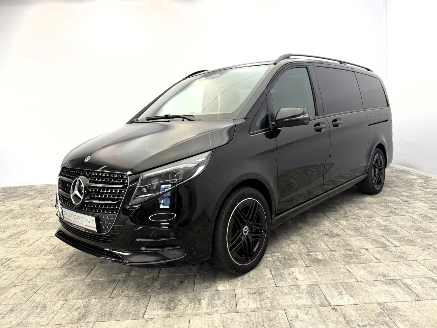 2026 Mercedes-Benz V 300 d 4MATIC Long, EXCLUSIVE AMG Line offered by a specialist dealer in Nordhausen, Germany, main photo