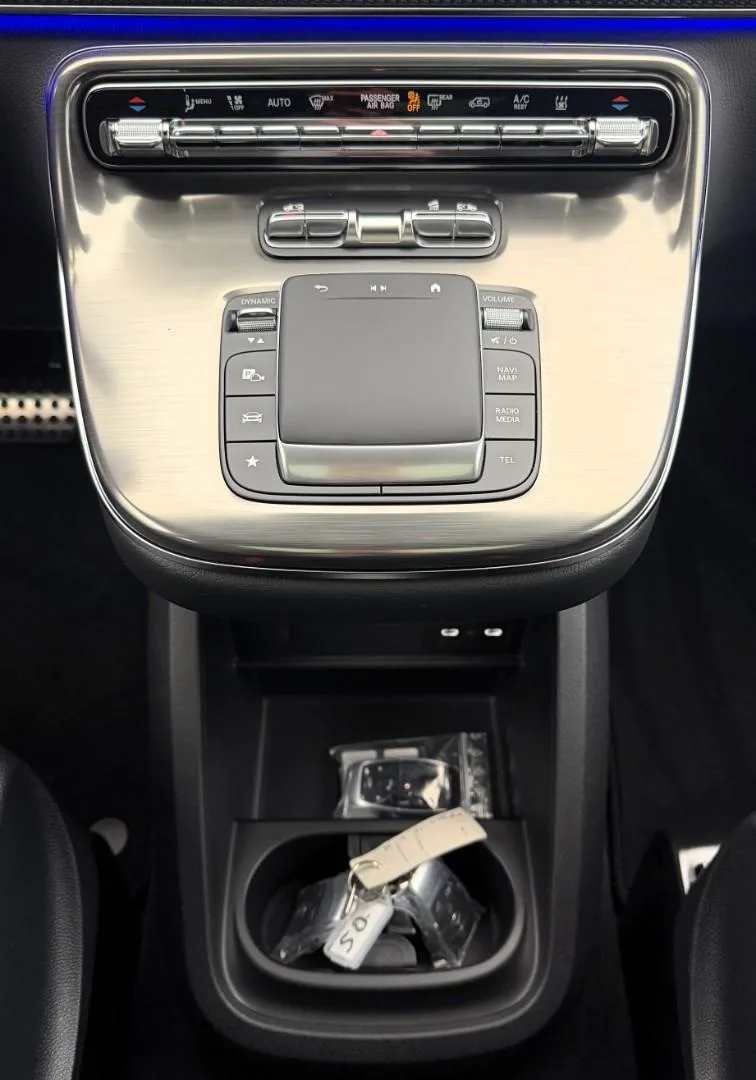 2026 Mercedes-Benz V 300 d 4MATIC Long, EXCLUSIVE AMG Line, 13/30