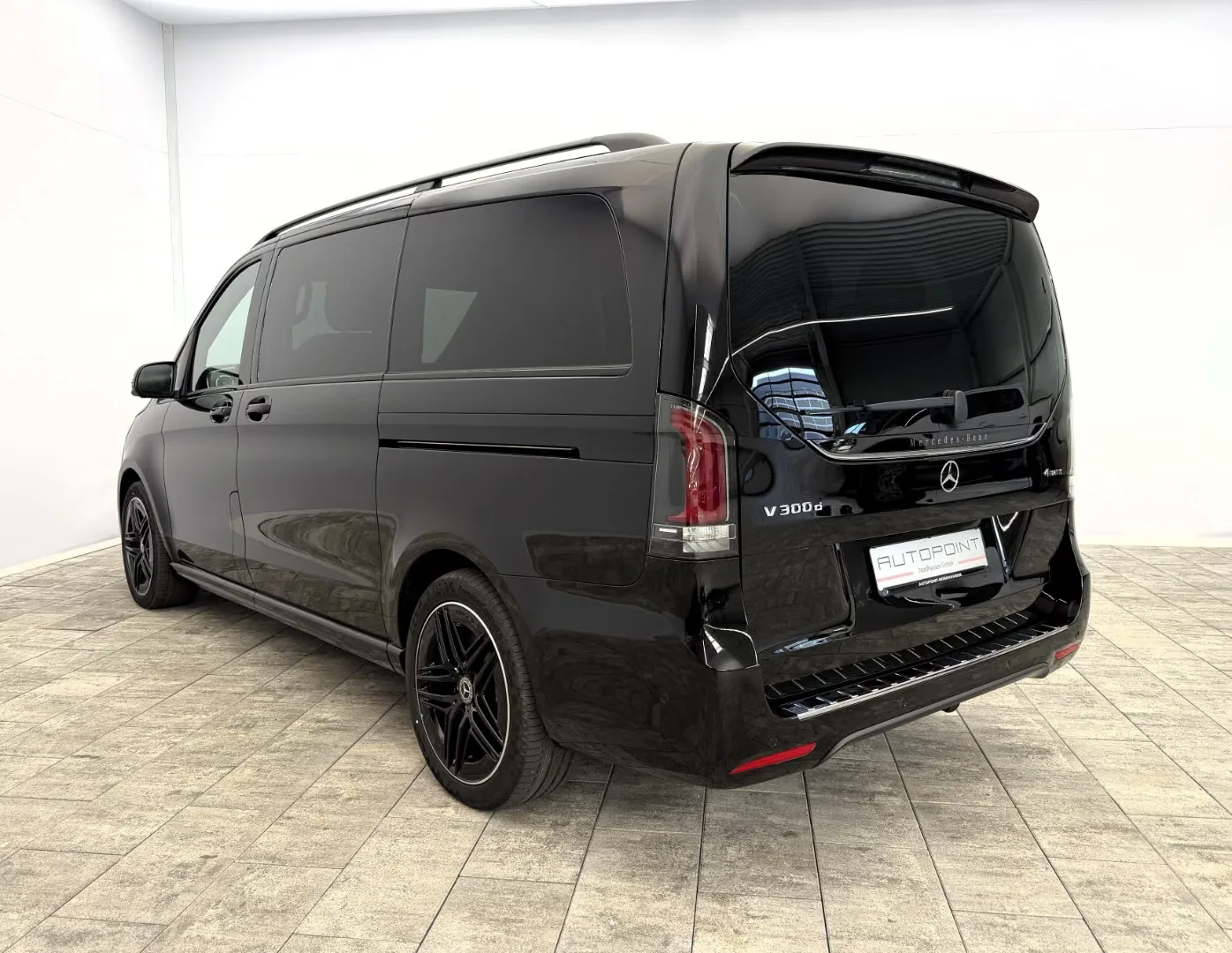 2026 Mercedes-Benz V 300 d 4MATIC Long, EXCLUSIVE AMG Line, 29/30
