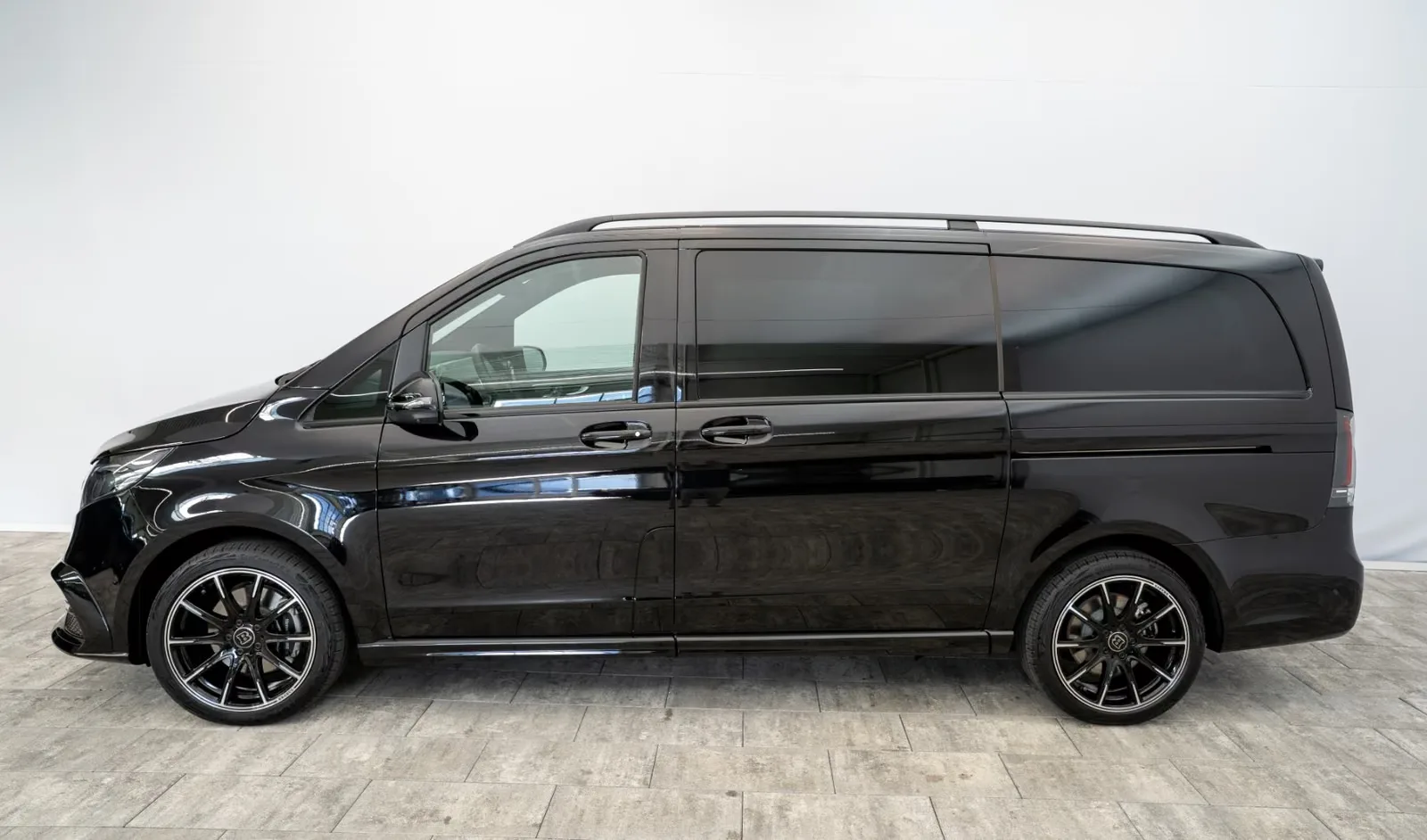 2026 Mercedes-Benz V 300 d 4MATIC Long, EXCLUSIVE BRABUS, 9/30