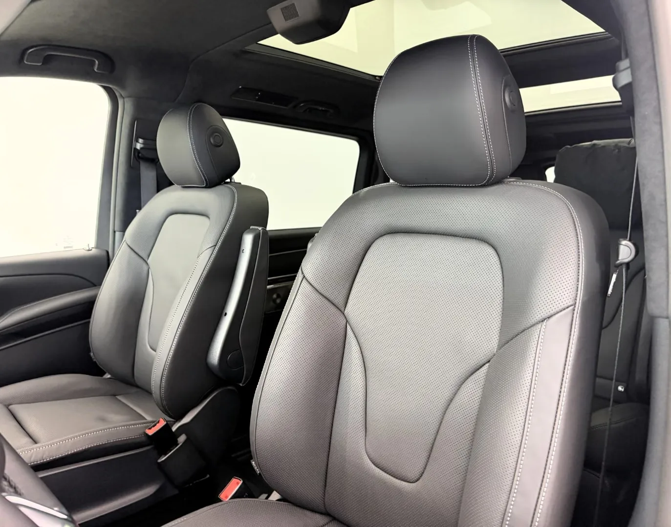 2026 Mercedes-Benz V 300 d 4MATIC Long, EXCLUSIVE BRABUS, 18/30