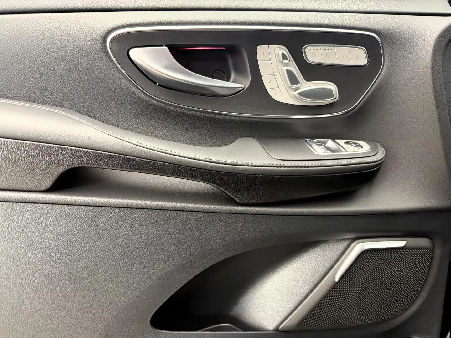 2026 Mercedes-Benz V 300 d 4MATIC Long, EXCLUSIVE BRABUS, 28/30