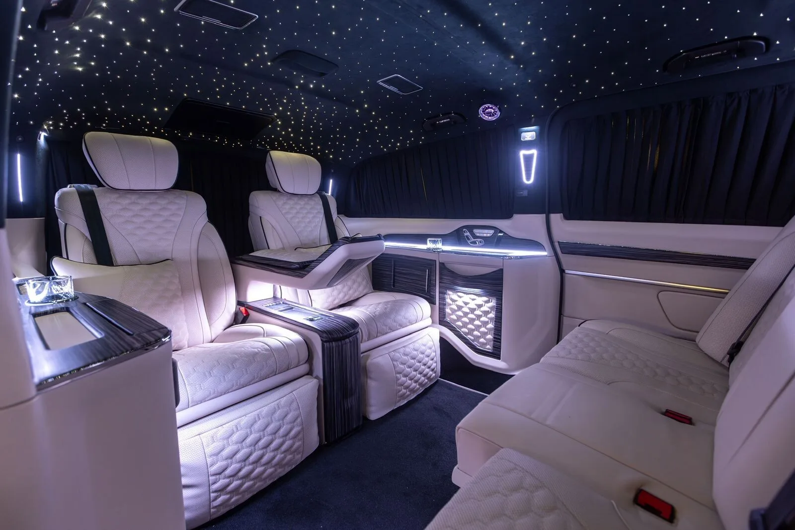 2026 Mercedes-Benz V 300 d Sutton VIP Class, 2/16