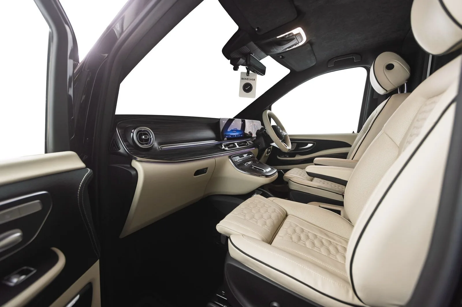 2026 Mercedes-Benz V 300 d Sutton VIP Class, 7/16