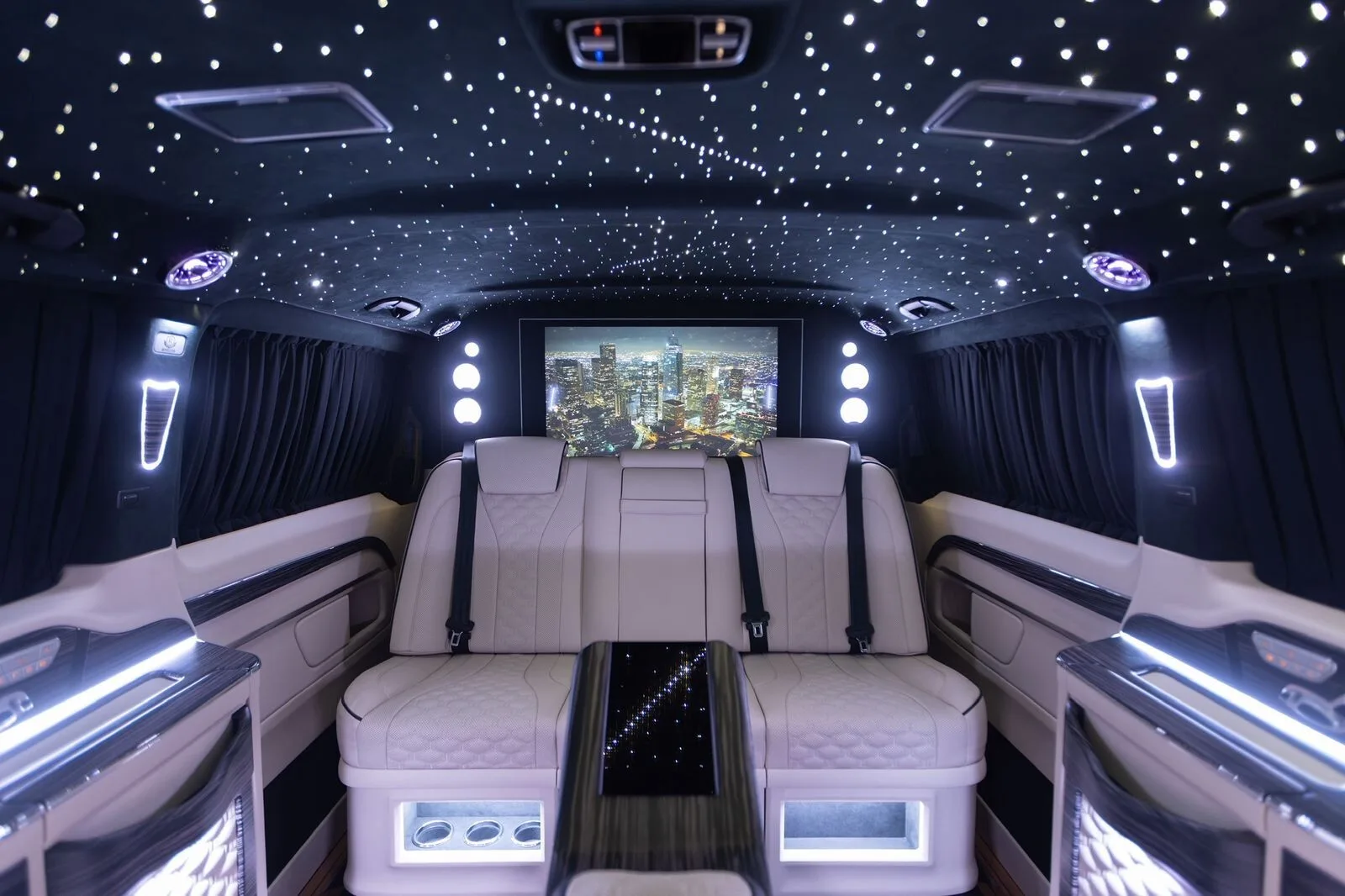 2026 Mercedes-Benz V 300 d Sutton VIP Class, 10/16