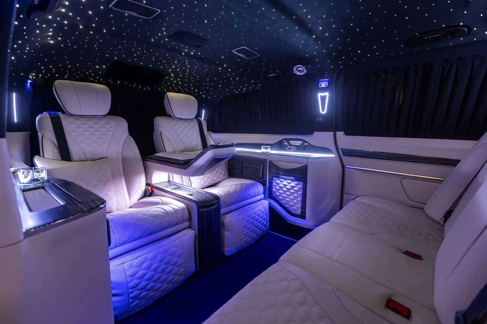 2026 Mercedes-Benz V 300 d Sutton VIP Class, 15/16