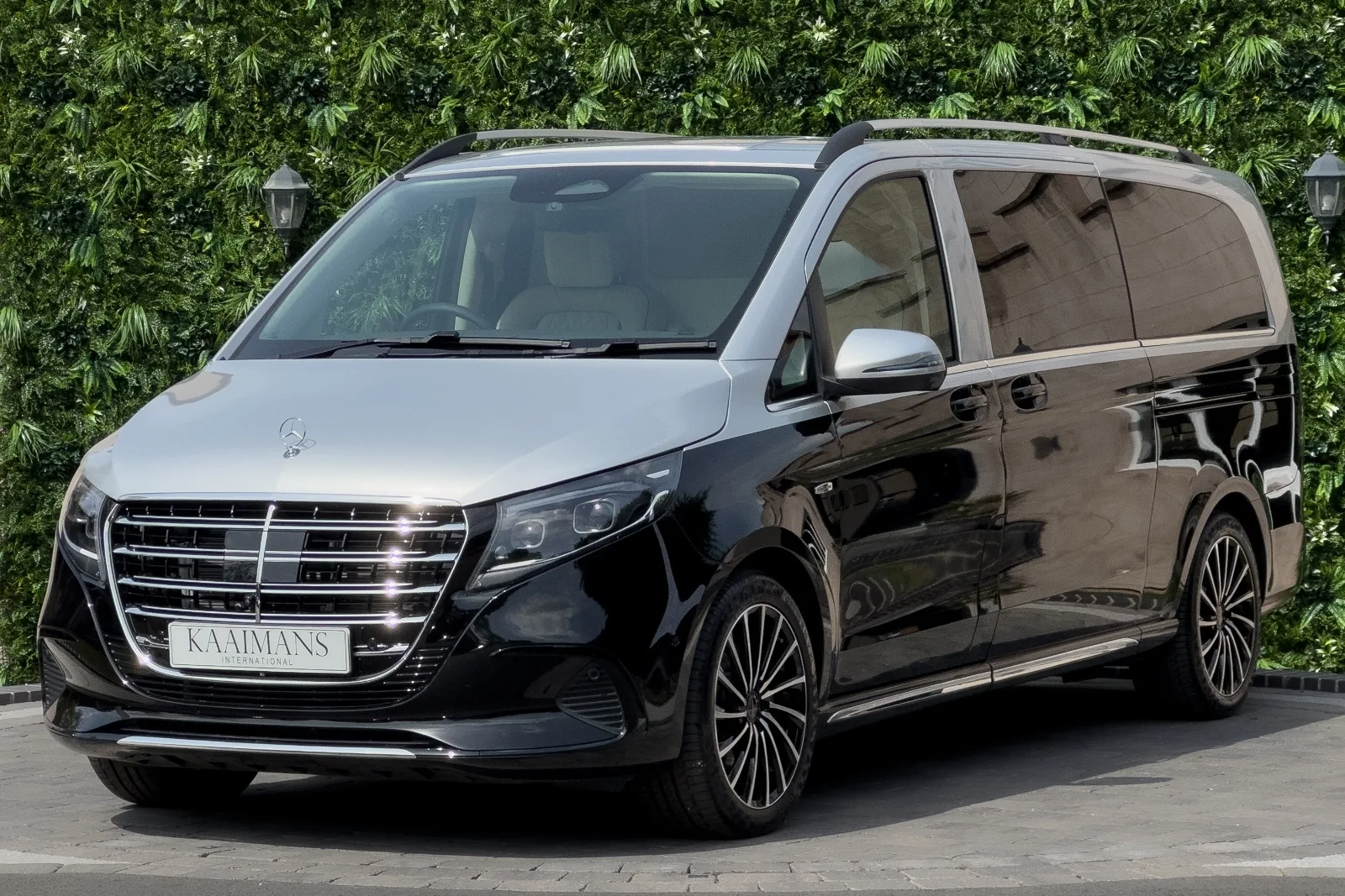 2026 Mercedes-Benz V 300 d Senzati Jet Class, 3/30