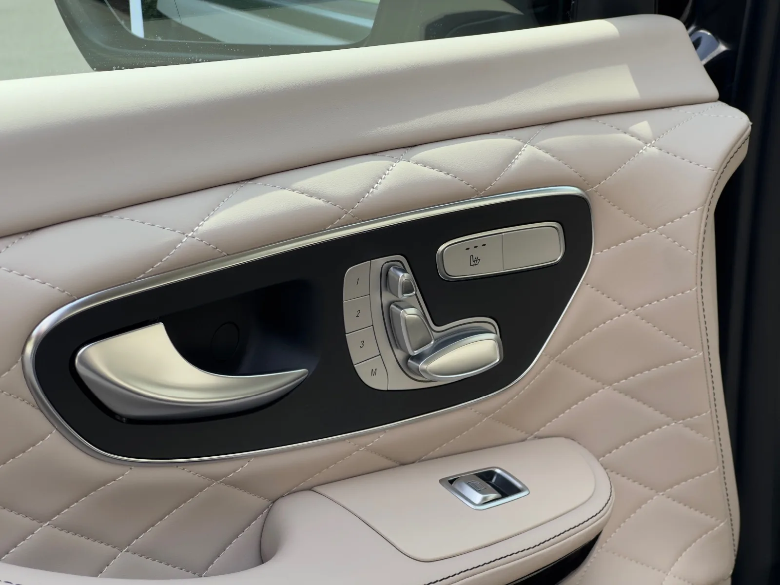 2026 Mercedes-Benz V 300 d Senzati Jet Class, 15/30
