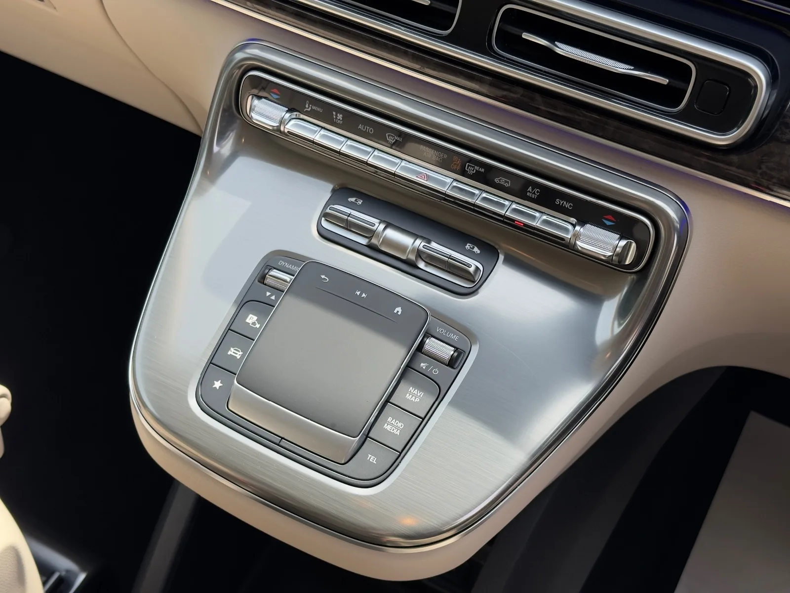 2026 Mercedes-Benz V 300 d Senzati Jet Class, 23/30