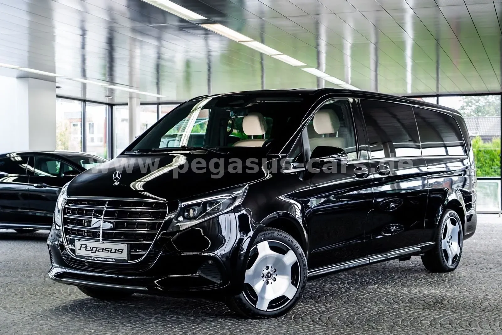 2026 Mercedes-Benz V 300 d 4MATIC, Exclusive, extra-long offered by a specialist dealer in Mönchengladbach, Germany, main photo