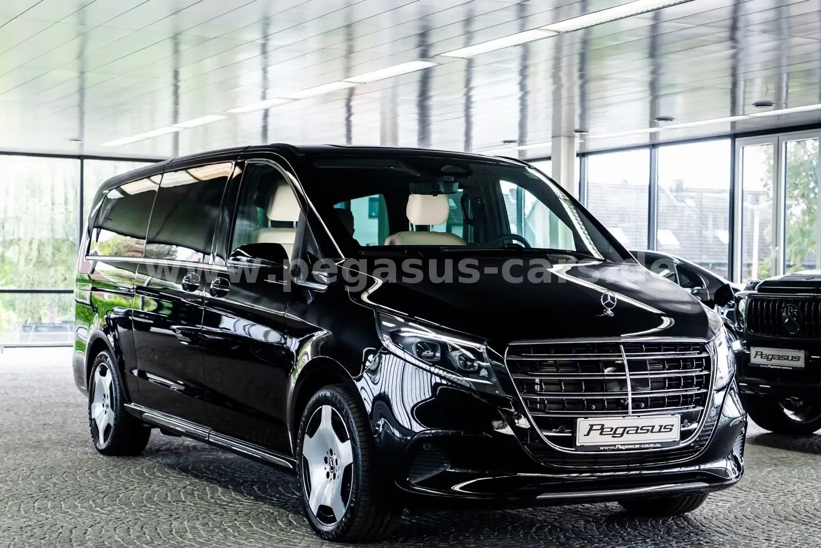 2026 Mercedes-Benz V 300 d 4MATIC, Exclusive, extra-long, 5/30