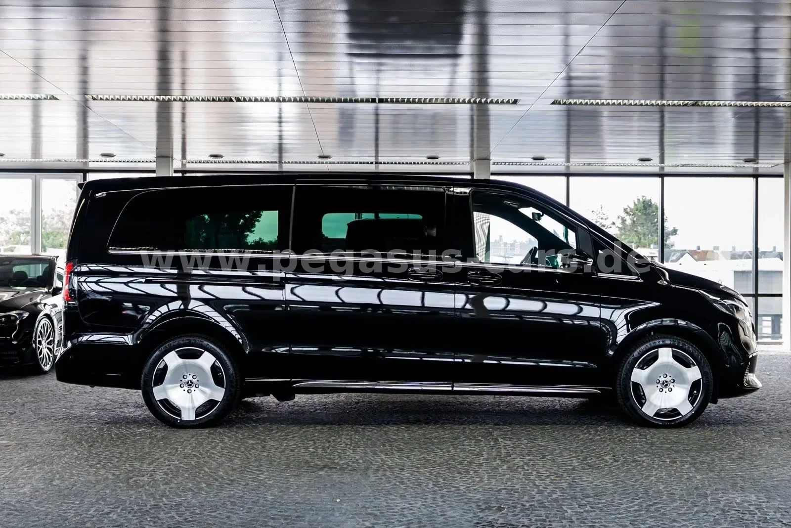 2026 Mercedes-Benz V 300 d 4MATIC, Exclusive, extra-long, 6/30