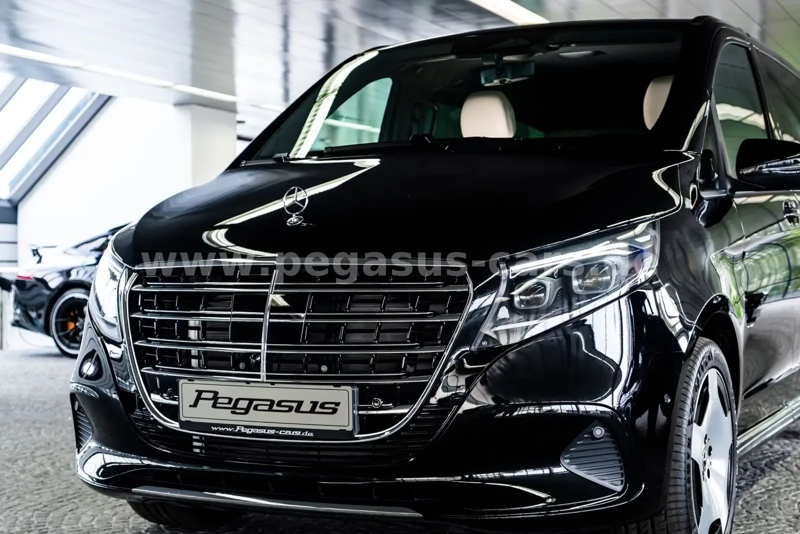 2026 Mercedes-Benz V 300 d 4MATIC, Exclusive, extra-long, 11/30