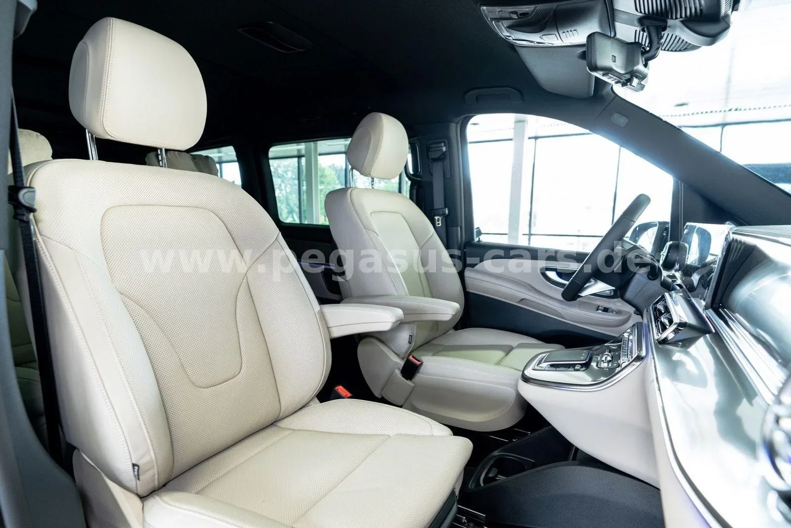 2026 Mercedes-Benz V 300 d 4MATIC, Exclusive, extra-long, 18/30