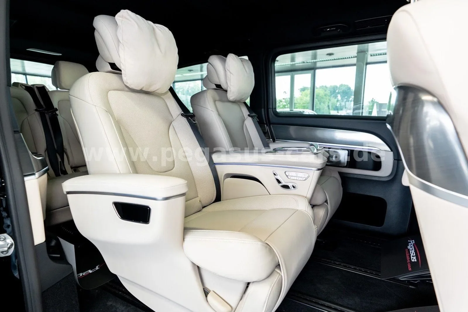 2026 Mercedes-Benz V 300 d 4MATIC, Exclusive, extra-long, 19/30