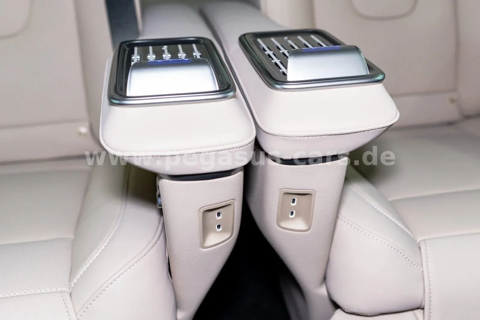 2026 Mercedes-Benz V 300 d 4MATIC, Exclusive, extra-long, 26/30