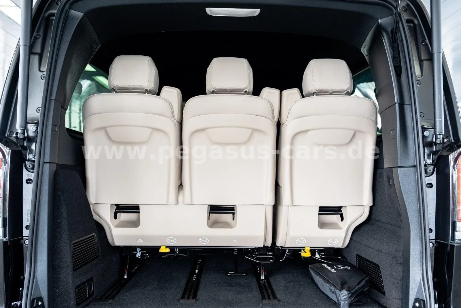 2026 Mercedes-Benz V 300 d 4MATIC, Exclusive, extra-long, 28/30