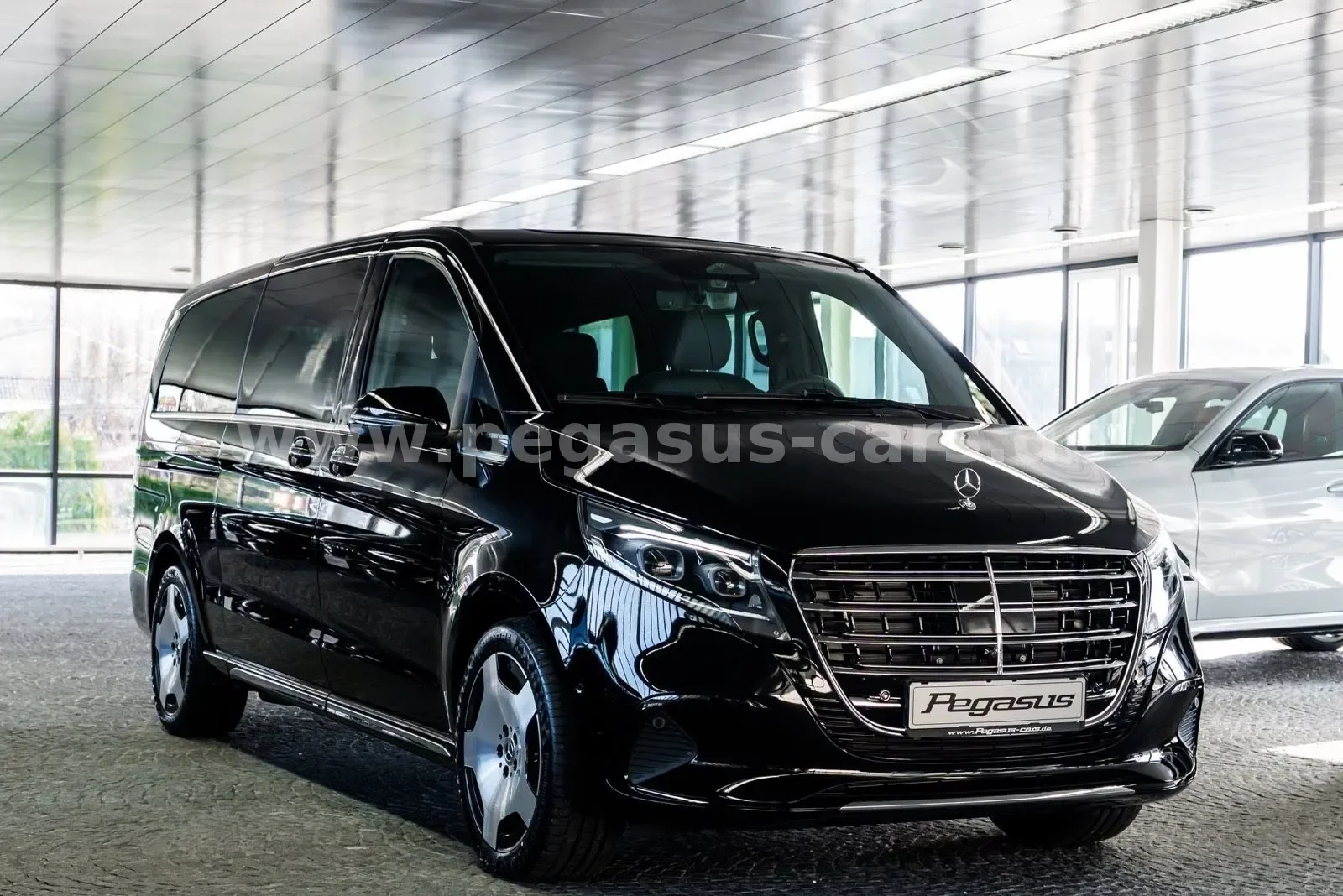 2026 Mercedes-Benz V 300 d 4MATIC, Exclusive, extra-long, 5/30