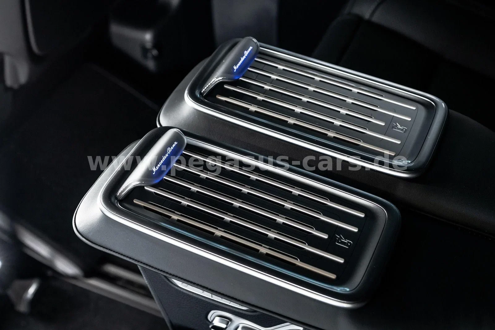 2026 Mercedes-Benz V 300 d 4MATIC, Exclusive, extra-long, 29/30