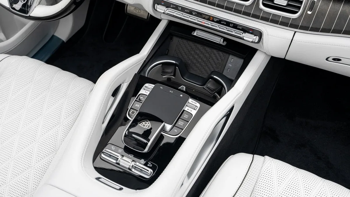 2026 Mercedes-Maybach GLS 600 offered by a specialist dealer in Dubai, United Arab Emirates, photo 17 of 25
