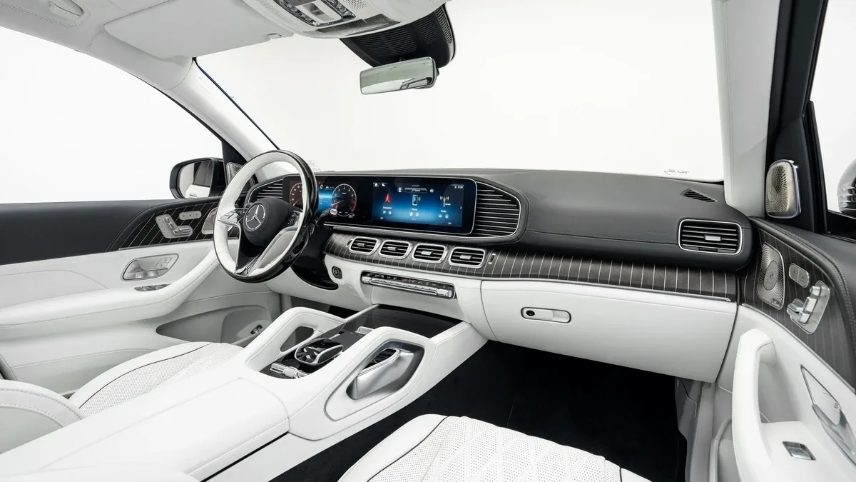 2026 Mercedes-Maybach GLS 600 offered by a specialist dealer in Dubai, United Arab Emirates, photo 18 of 25