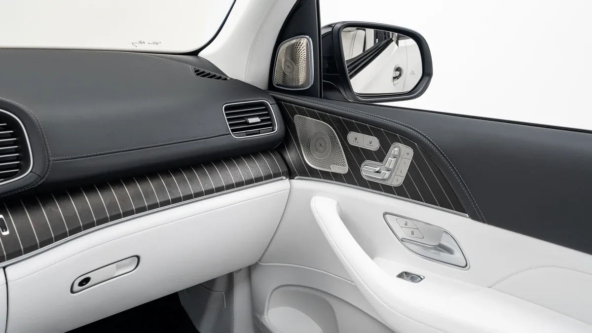2026 Mercedes-Maybach GLS 600 offered by a specialist dealer in Dubai, United Arab Emirates, photo 19 of 25