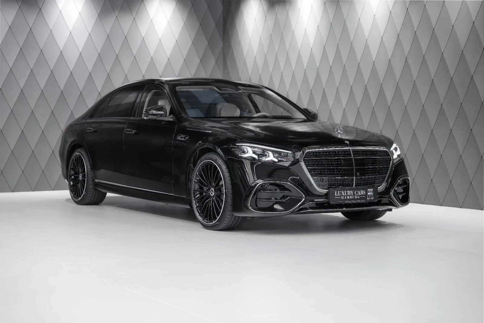 2026 Mercedes-Maybach S 580 angeboten von einem Supersportwagenhändler in Schenefeld, Deutschland, Hauptfoto